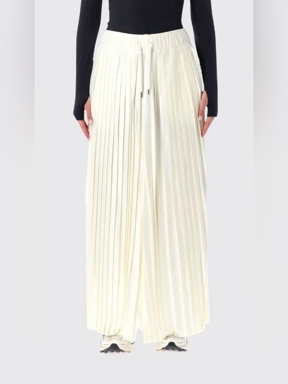 NIKE Sportswear Collection Mid-Rise Pleated Track
Pants
